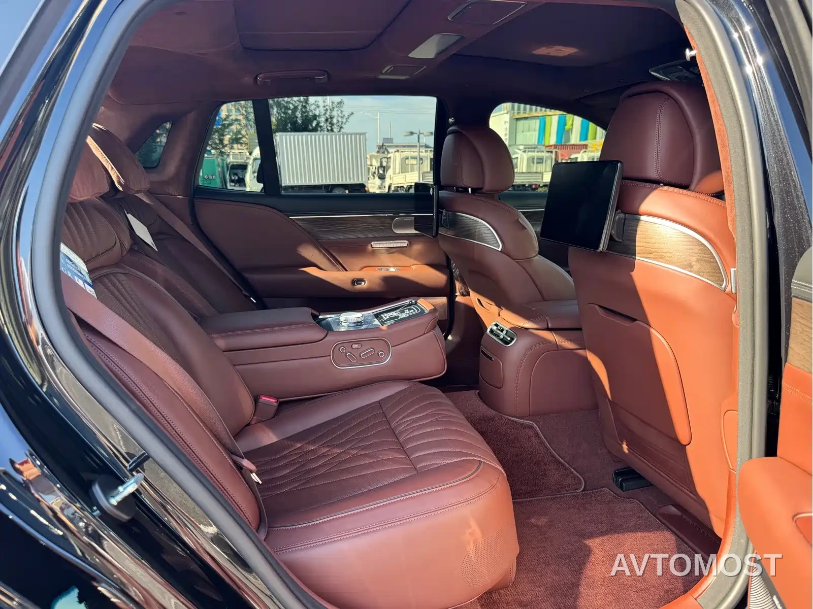 Genesis G90 2023 3.5T Flagship Version — фото 10
