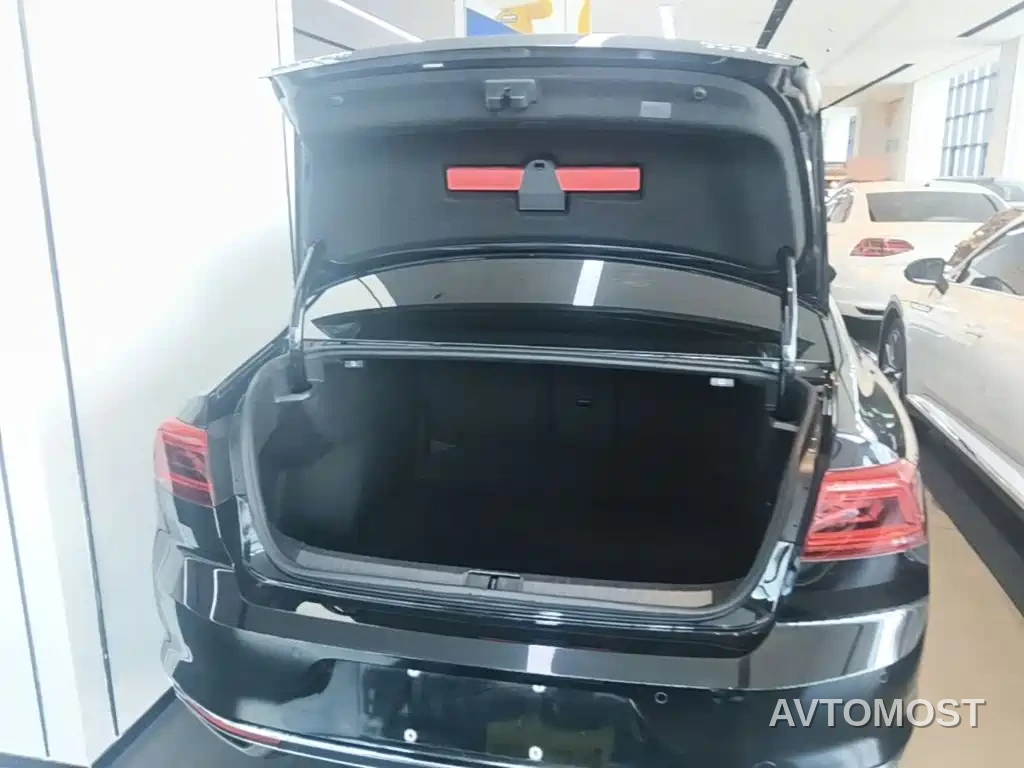 Volkswagen Magotan 2020 330TSI DSG Leading — фото 18