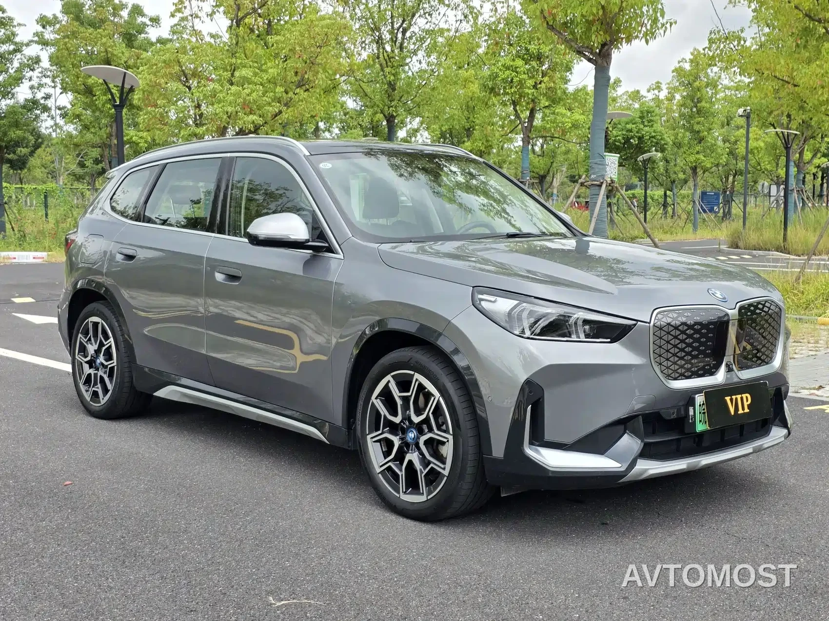 BMW iX1 2023 xDrive30L X Design Package — фото 3