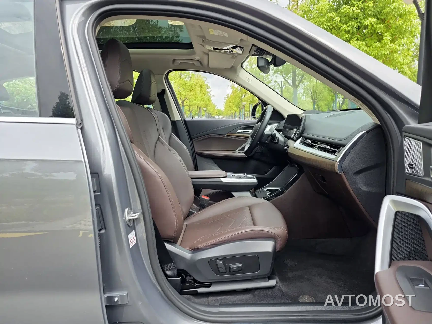 BMW iX1 2023 xDrive30L X Design Package — фото 12