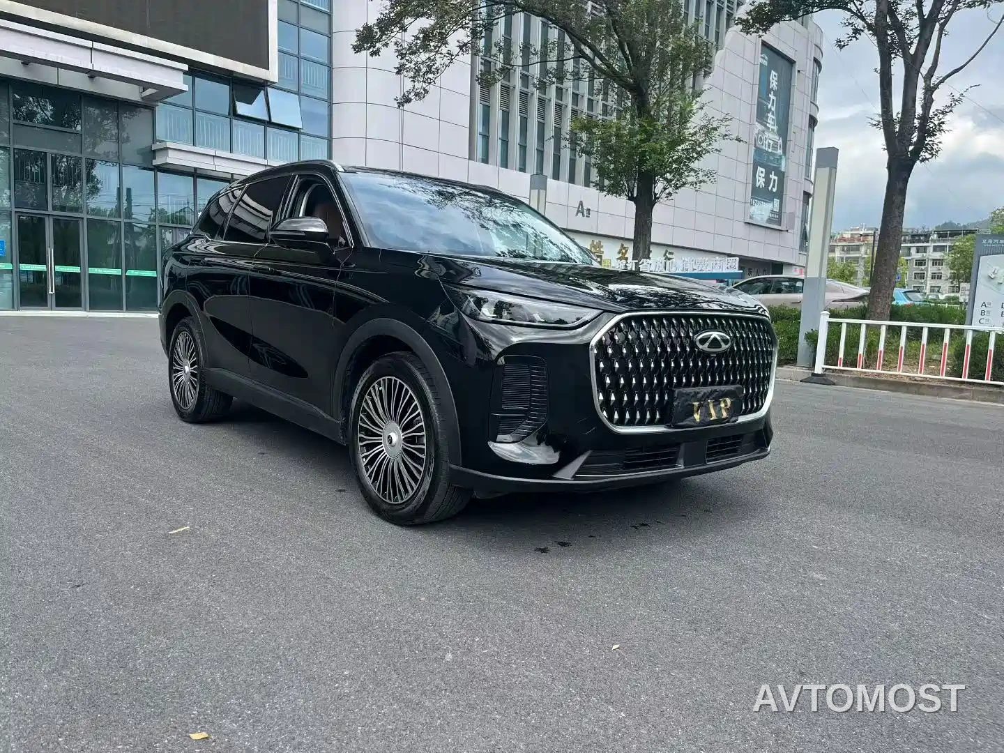 Chery Tiggo 8L 2024 2.0T 2WD Luxury Edition 7-Seater — фото 3