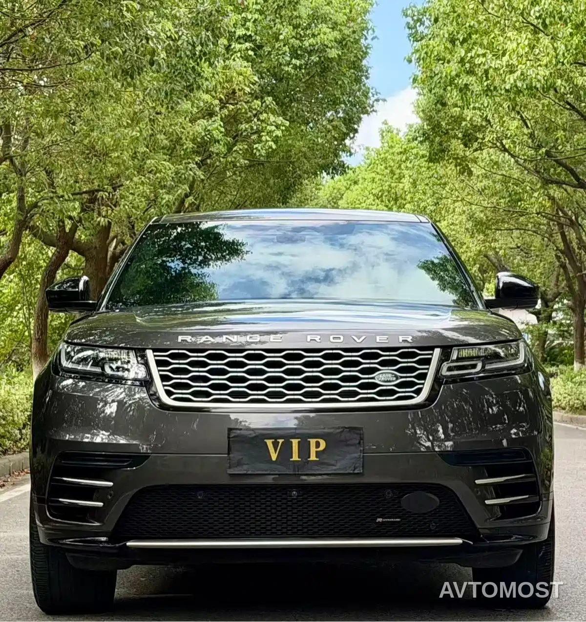 Land Rover Range Rover Velar 2023 250PS Gloss Black Collector's Edition — фото 2