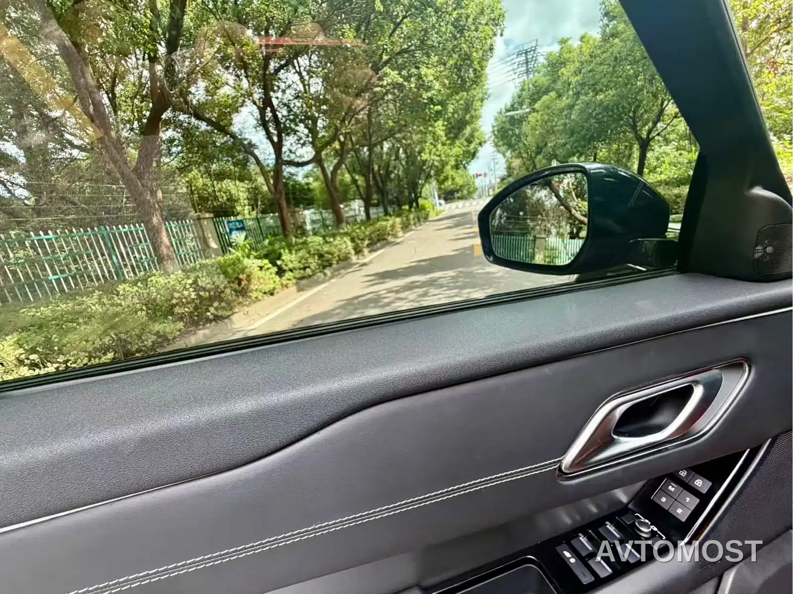 Land Rover Range Rover Velar 2023 250PS Gloss Black Collector's Edition — фото 7