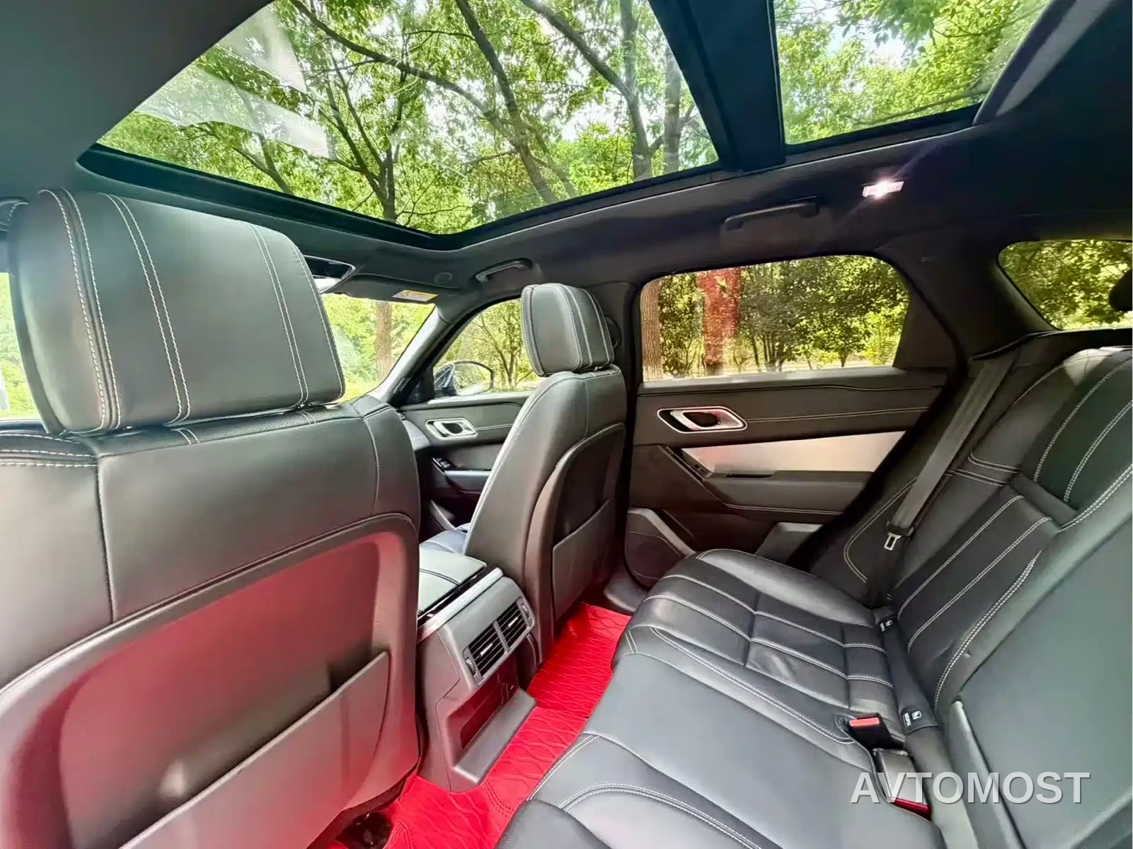 Land Rover Range Rover Velar 2023 250PS Gloss Black Collector's Edition — фото 9