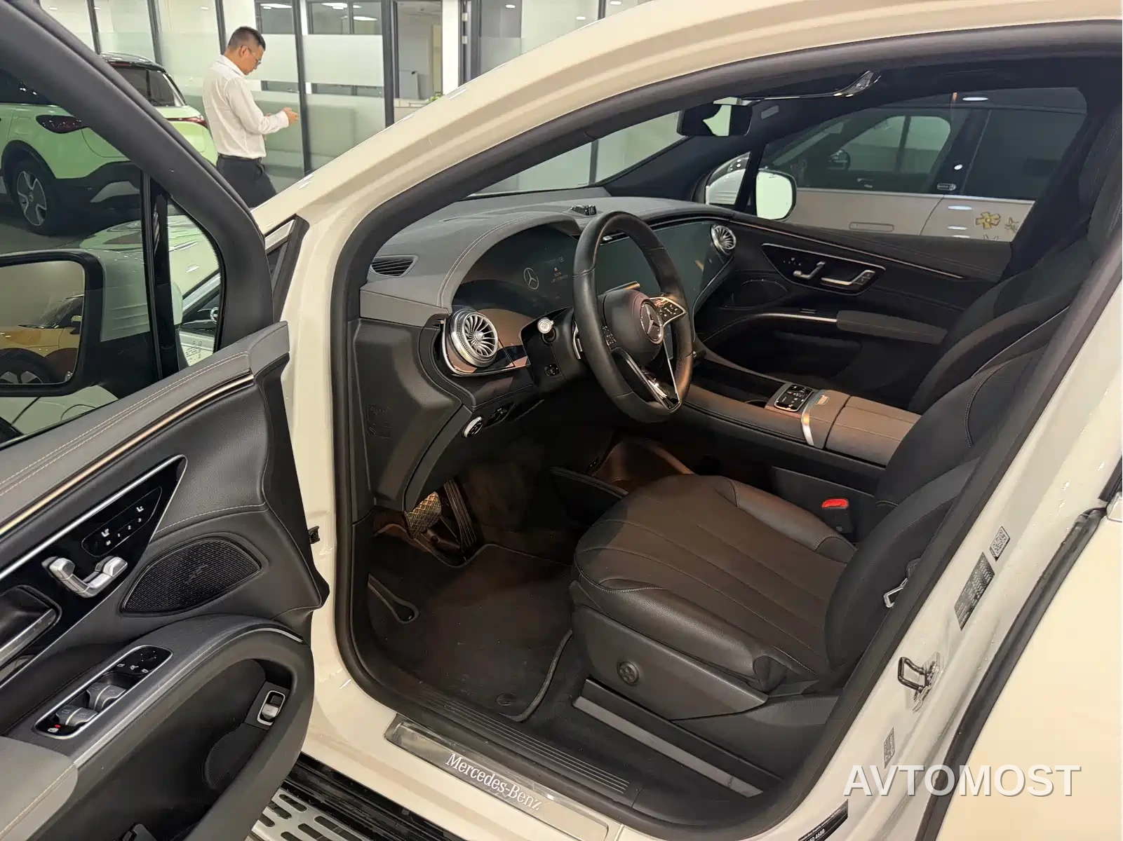 Mercedes-Benz EQS SUV 2023 450+ — фото 6
