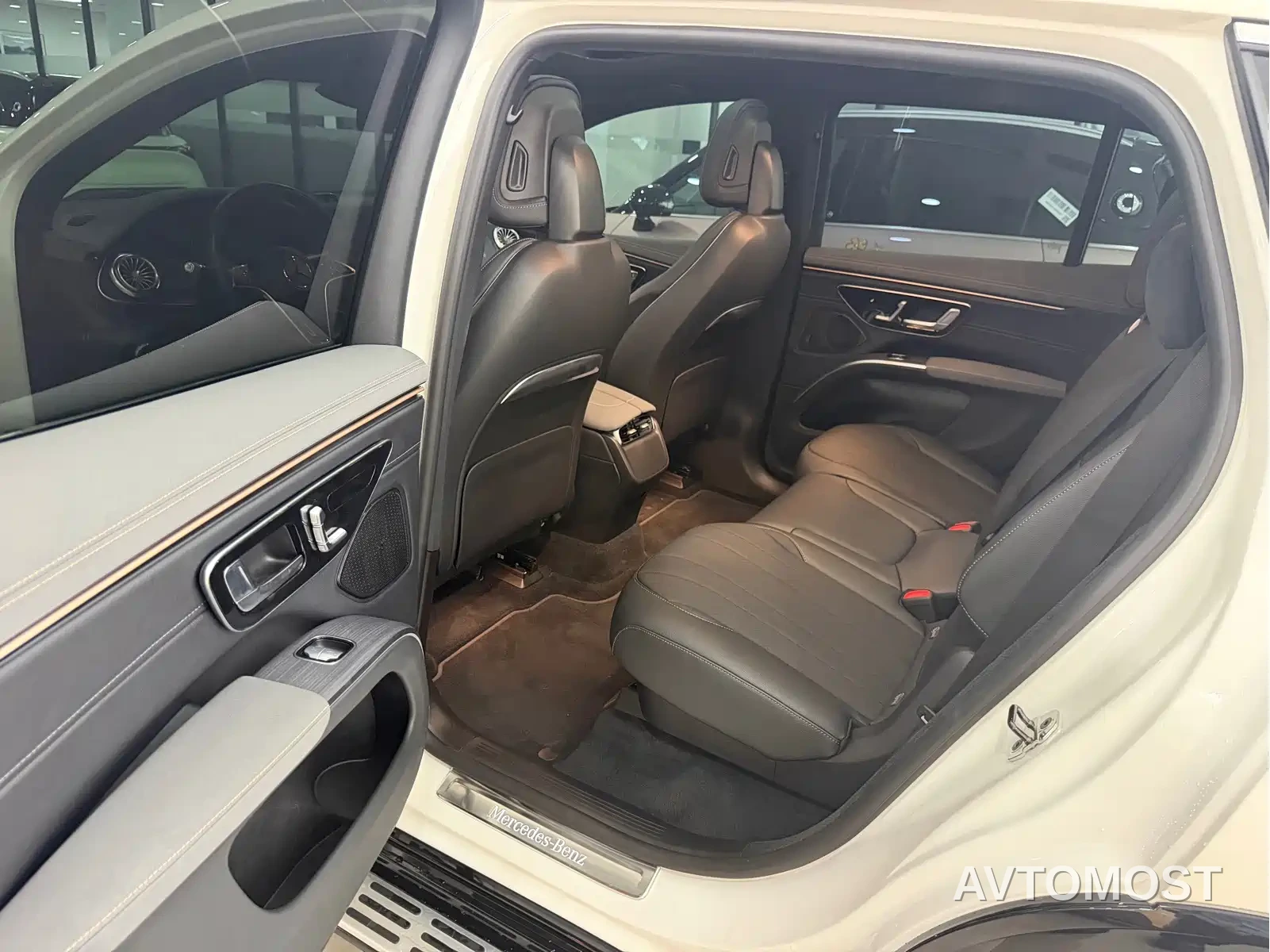Mercedes-Benz EQS SUV 2023 450+ — фото 7