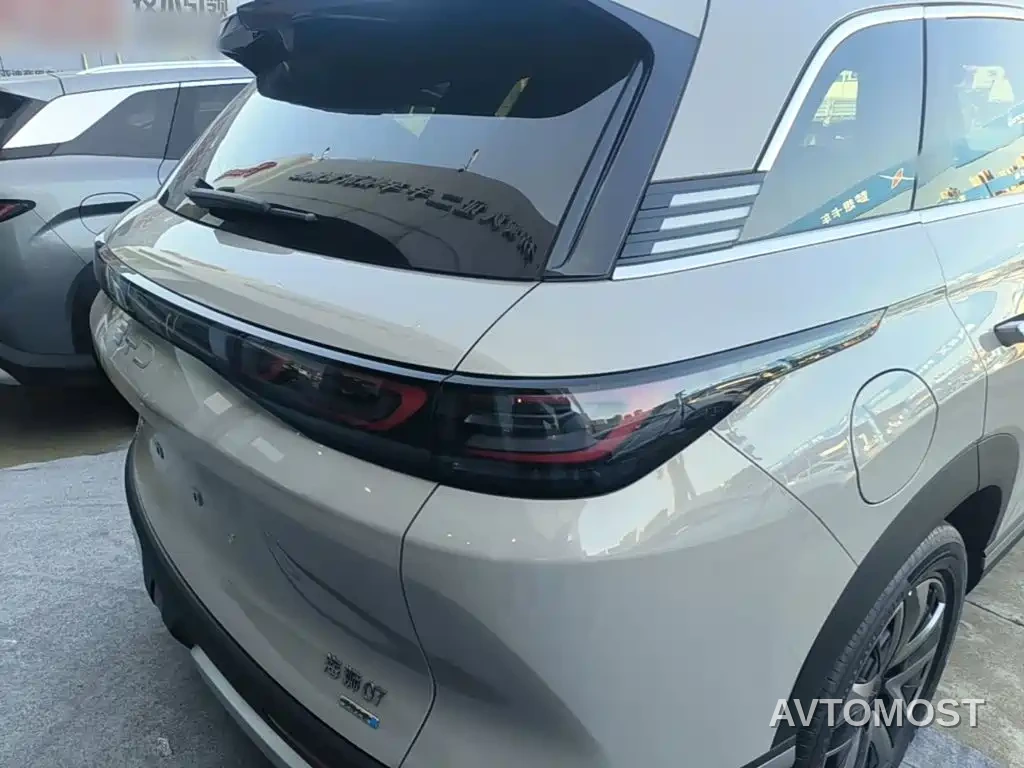 BYD Hai Shi 07 DM-i 2025 150 Pilot+ Edition — фото 8