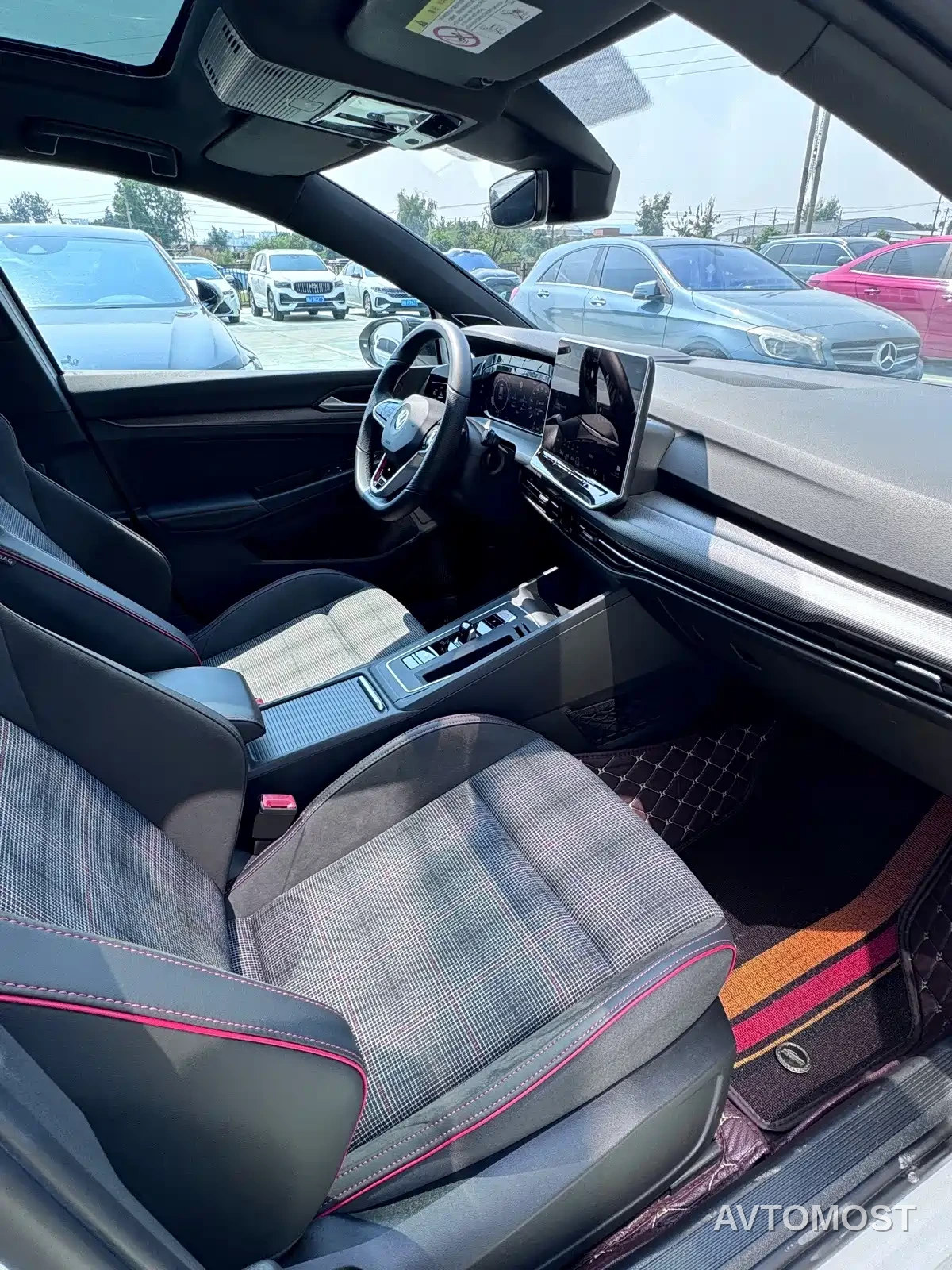 Volkswagen Golf GTI 2025 380TSI DSG GTI — фото 11