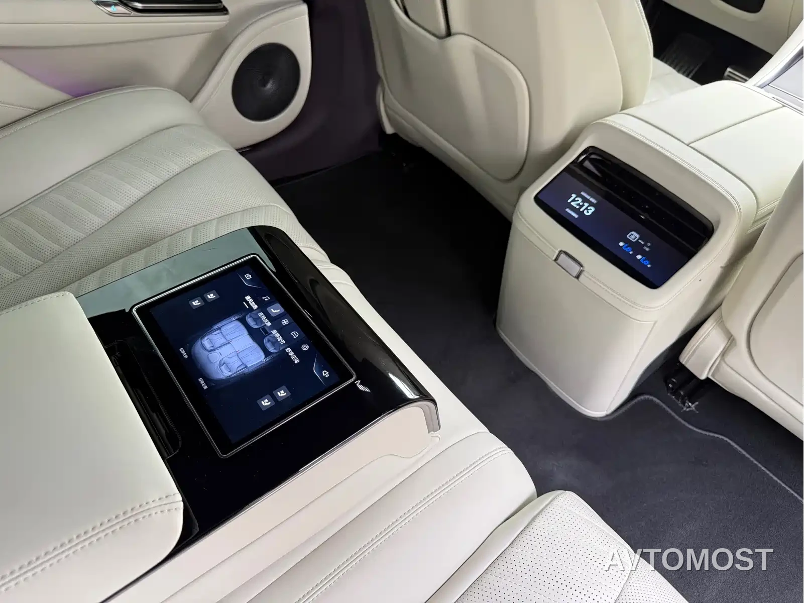 Yangwang U7 2025 Model PHEV 5-Seat Luxury — фото 15