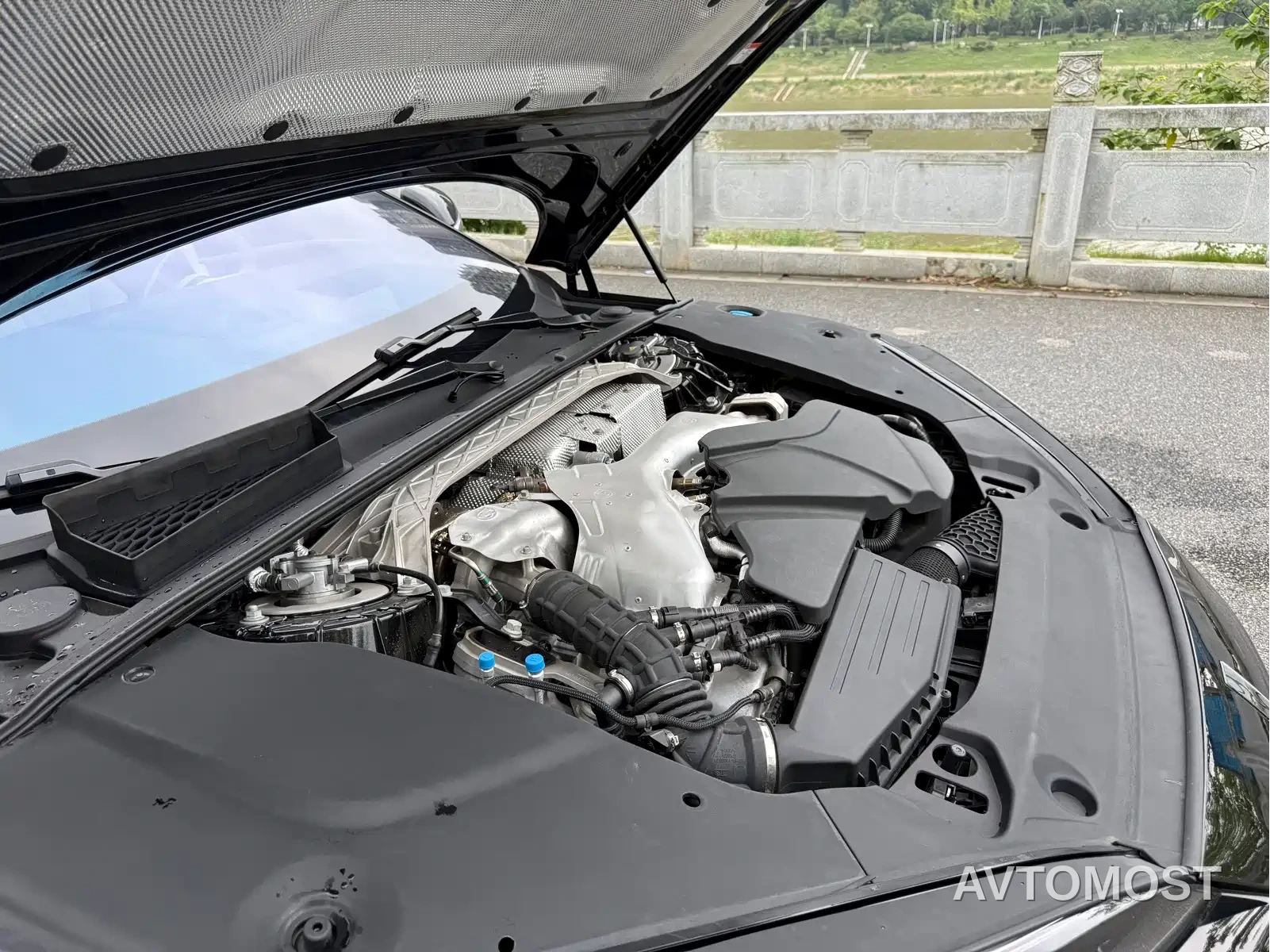 Yangwang U7 2025 Model PHEV 5-Seat Luxury — фото 22