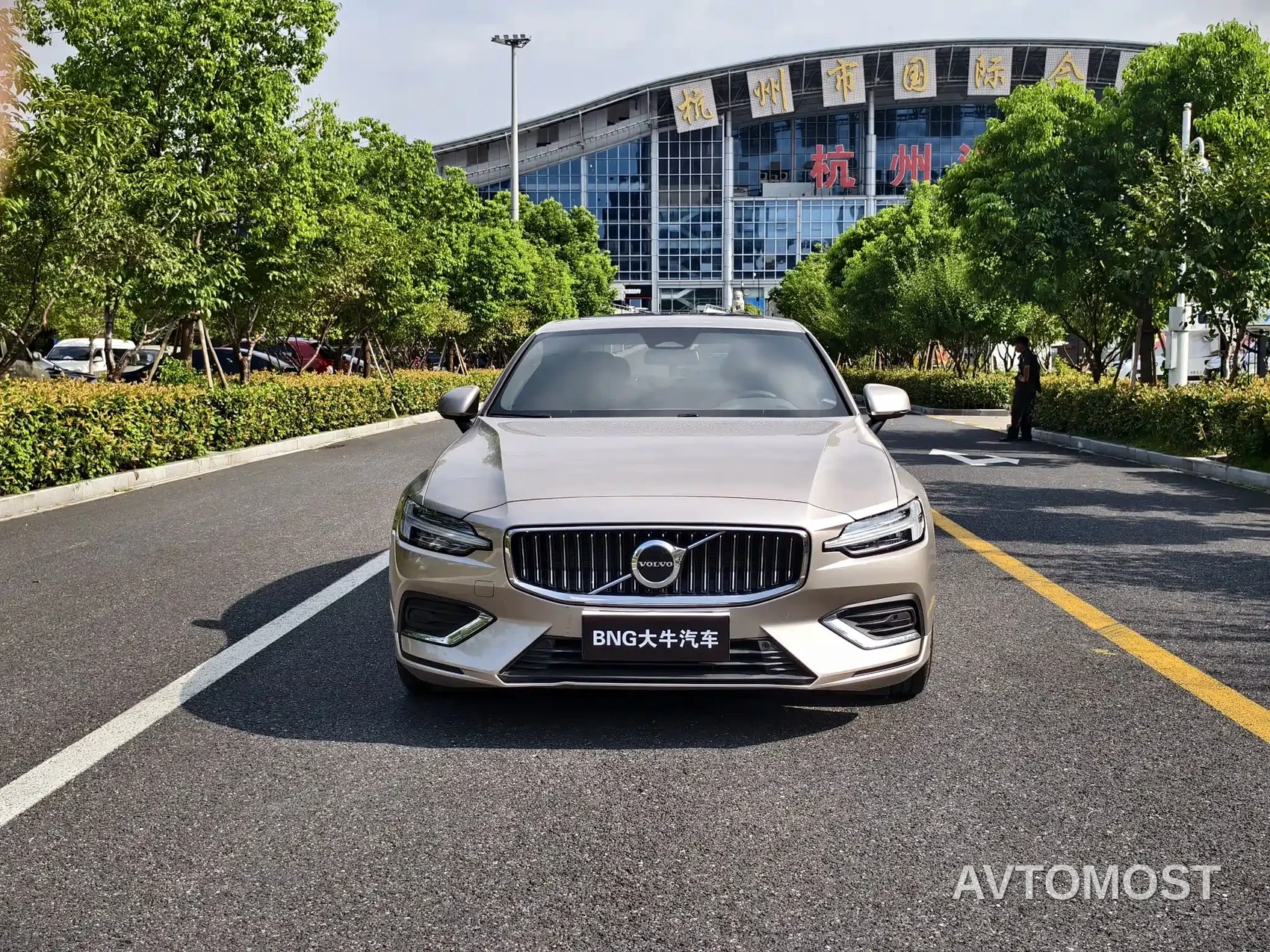 Volvo S60 2024 B4 Elegance Luxury Edition — фото 2