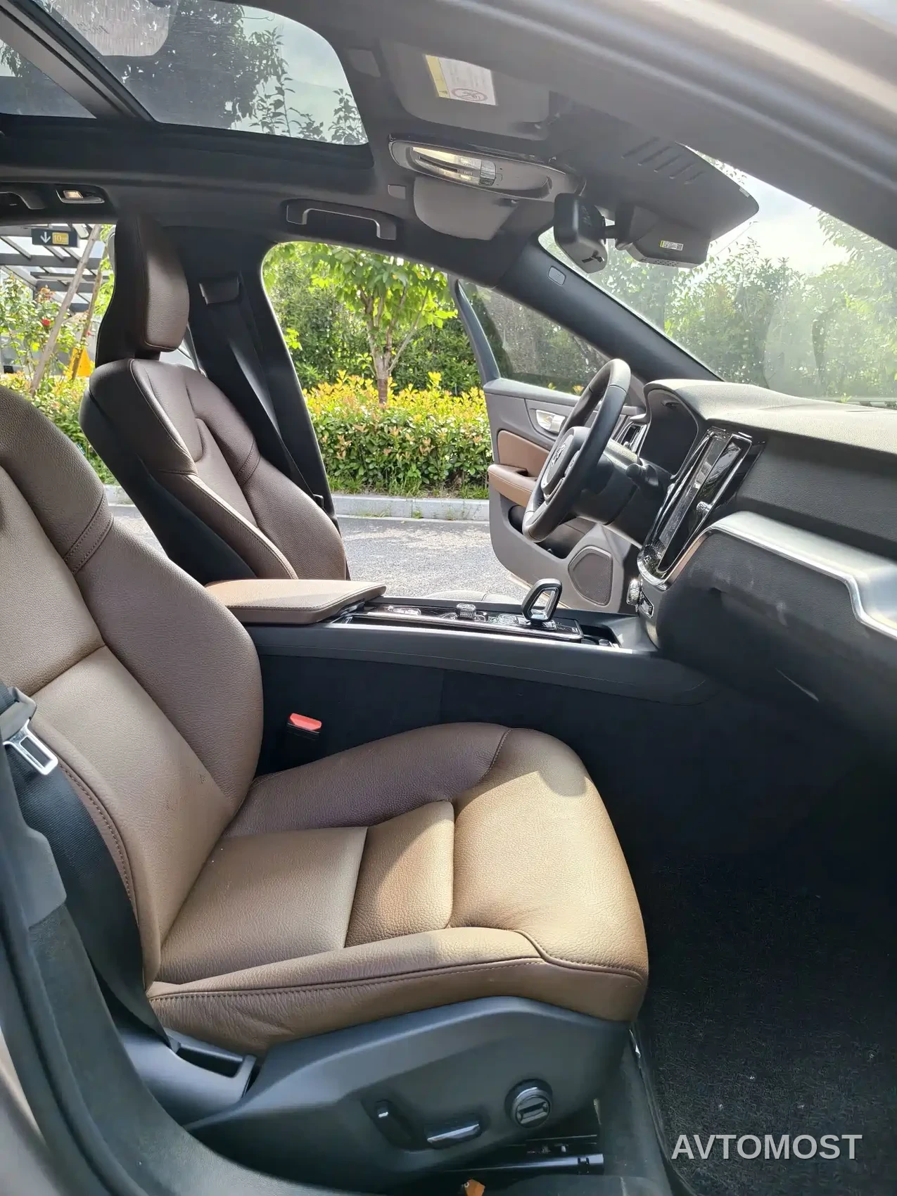Volvo S60 2024 B4 Elegance Luxury Edition — фото 13