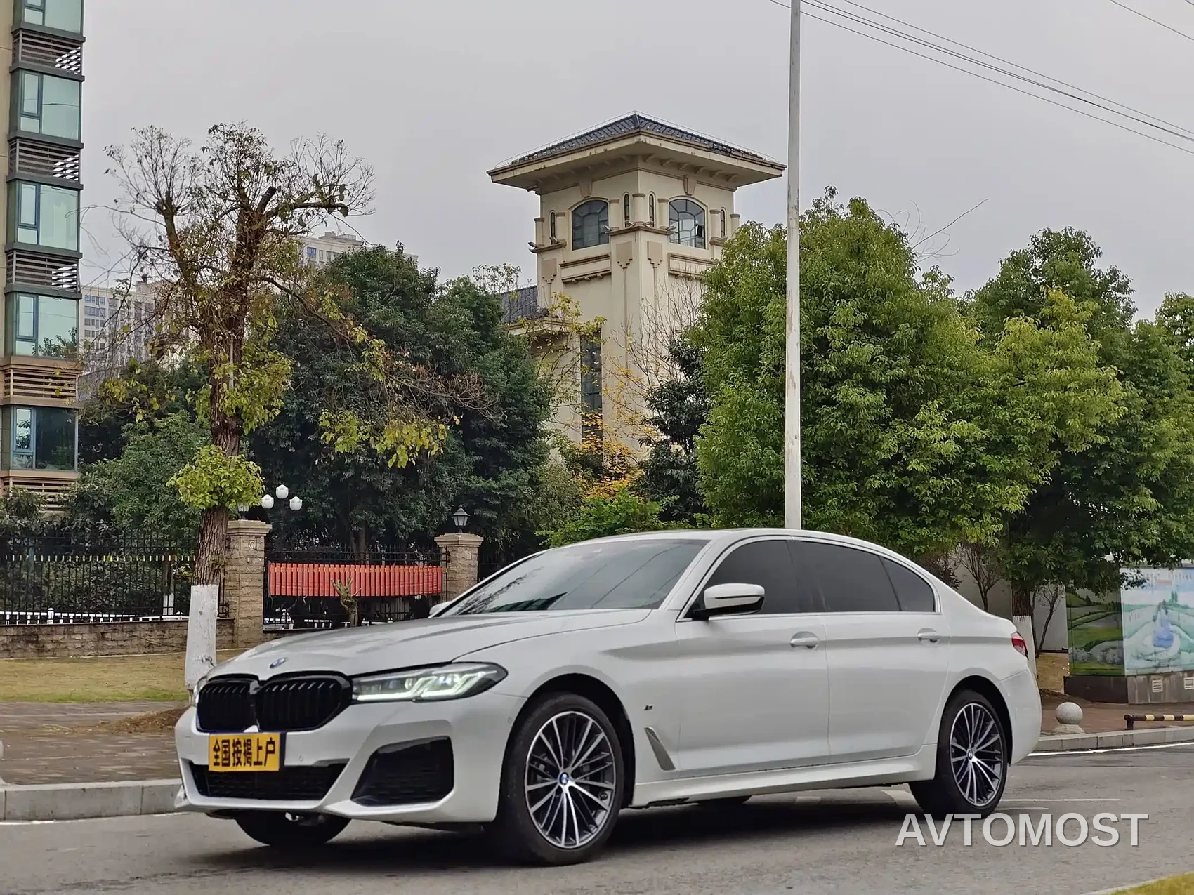 BMW 5 Series 2023 Facelift 530Li Leading M Sport Package — фото 1