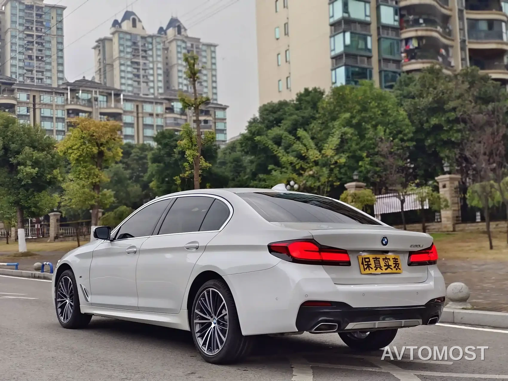 BMW 5 Series 2023 Facelift 530Li Leading M Sport Package — фото 18