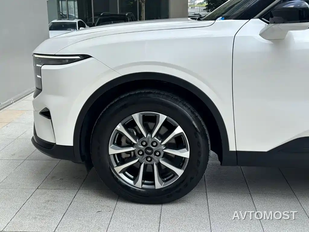 Ford Edge 2023 Edge L 2.0T EcoBoost FWD 7-Seater Luxury — фото 5