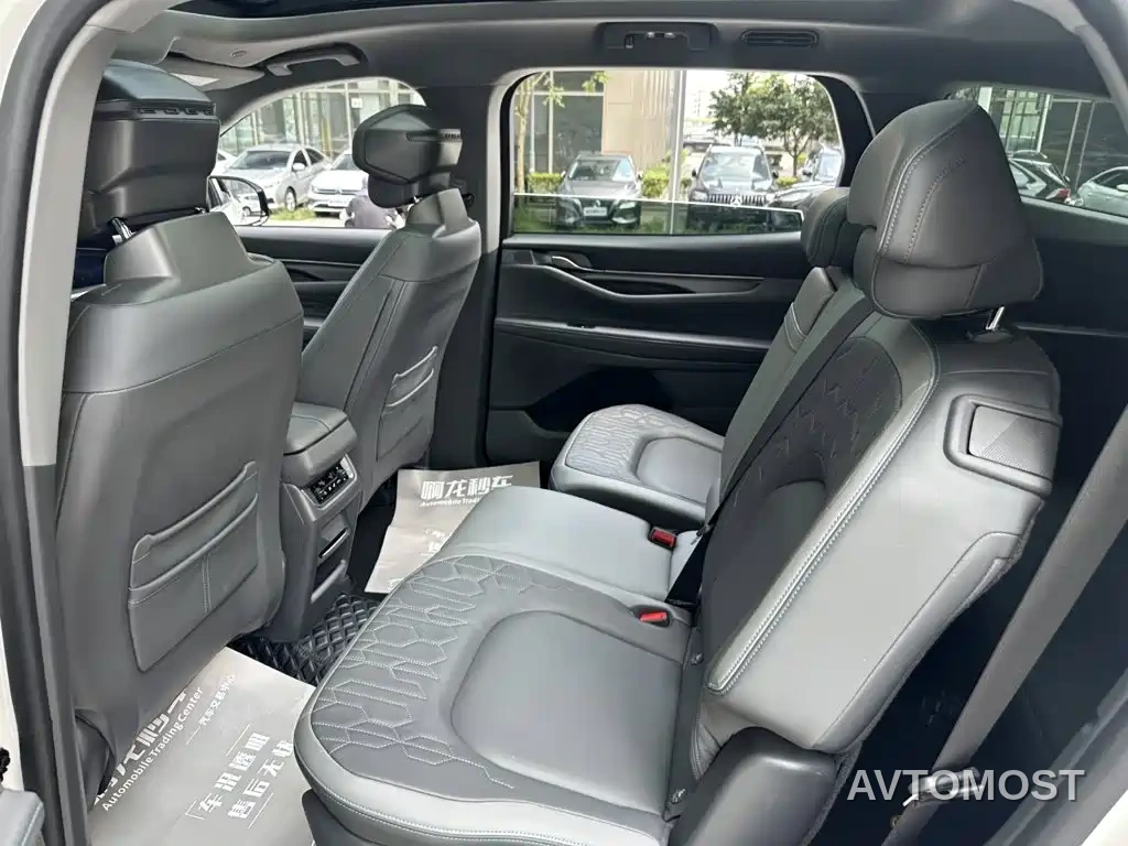 Ford Edge 2023 Edge L 2.0T EcoBoost FWD 7-Seater Luxury — фото 8
