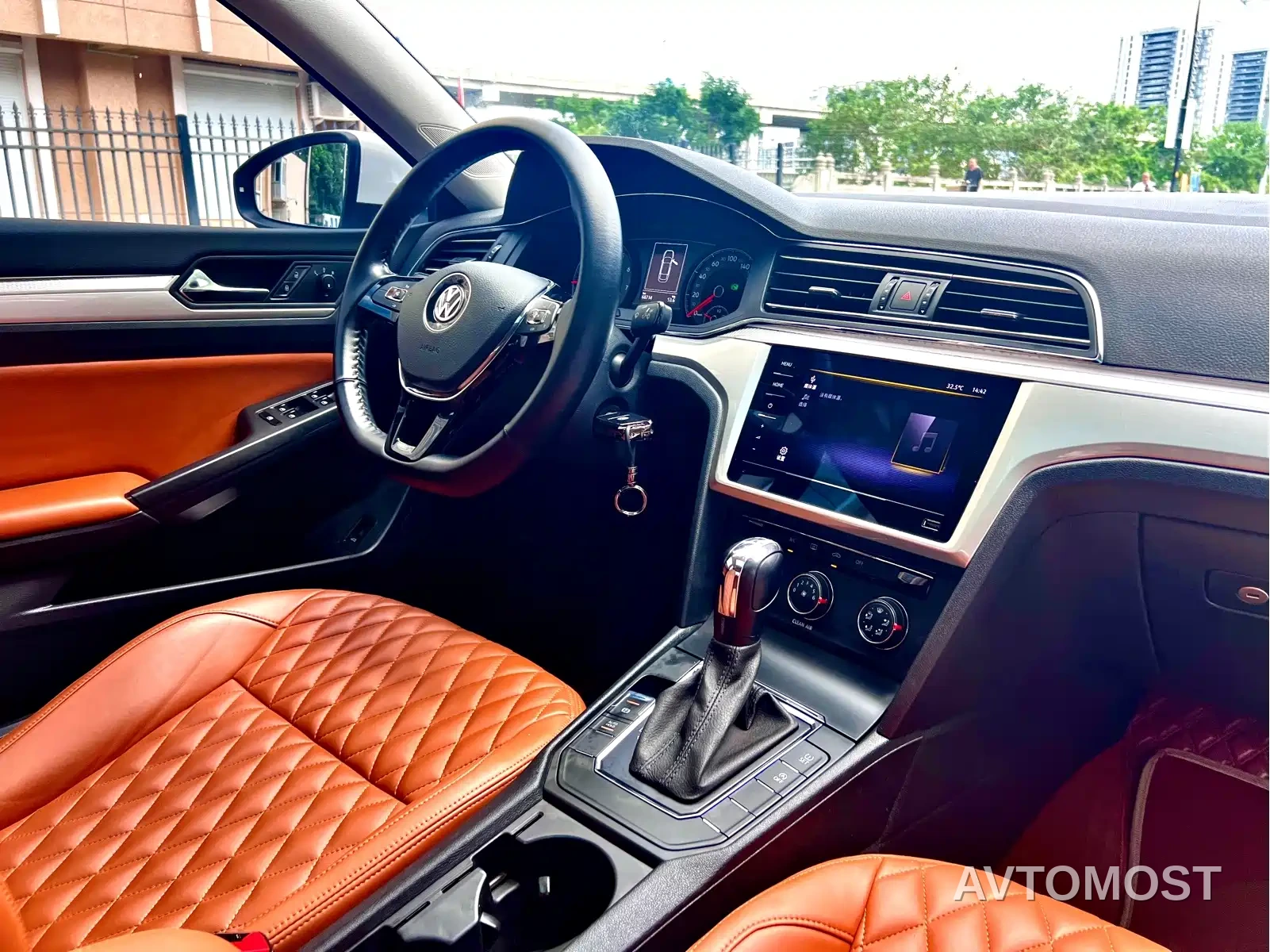 Volkswagen Lamando 2021 280TSI DSG Comfort Edition — фото 15