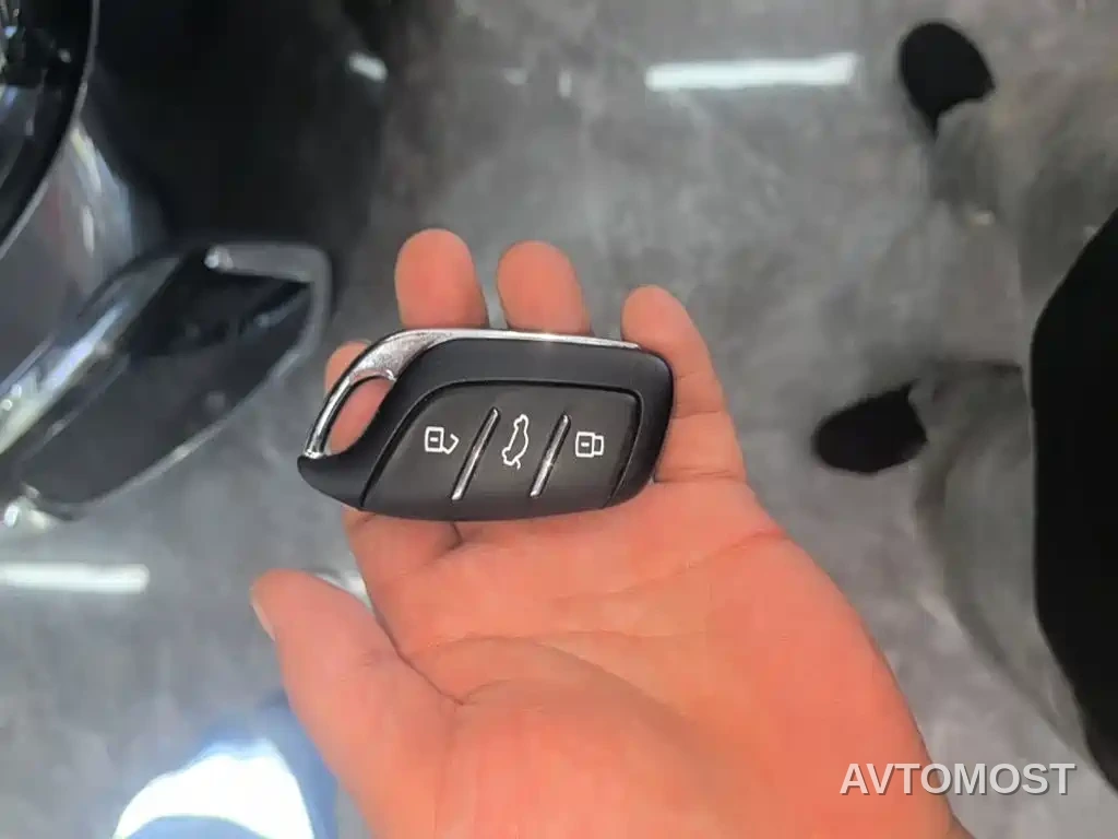 Roewe M7 DMH 2025 1.5T 115km Mid-range — фото 4