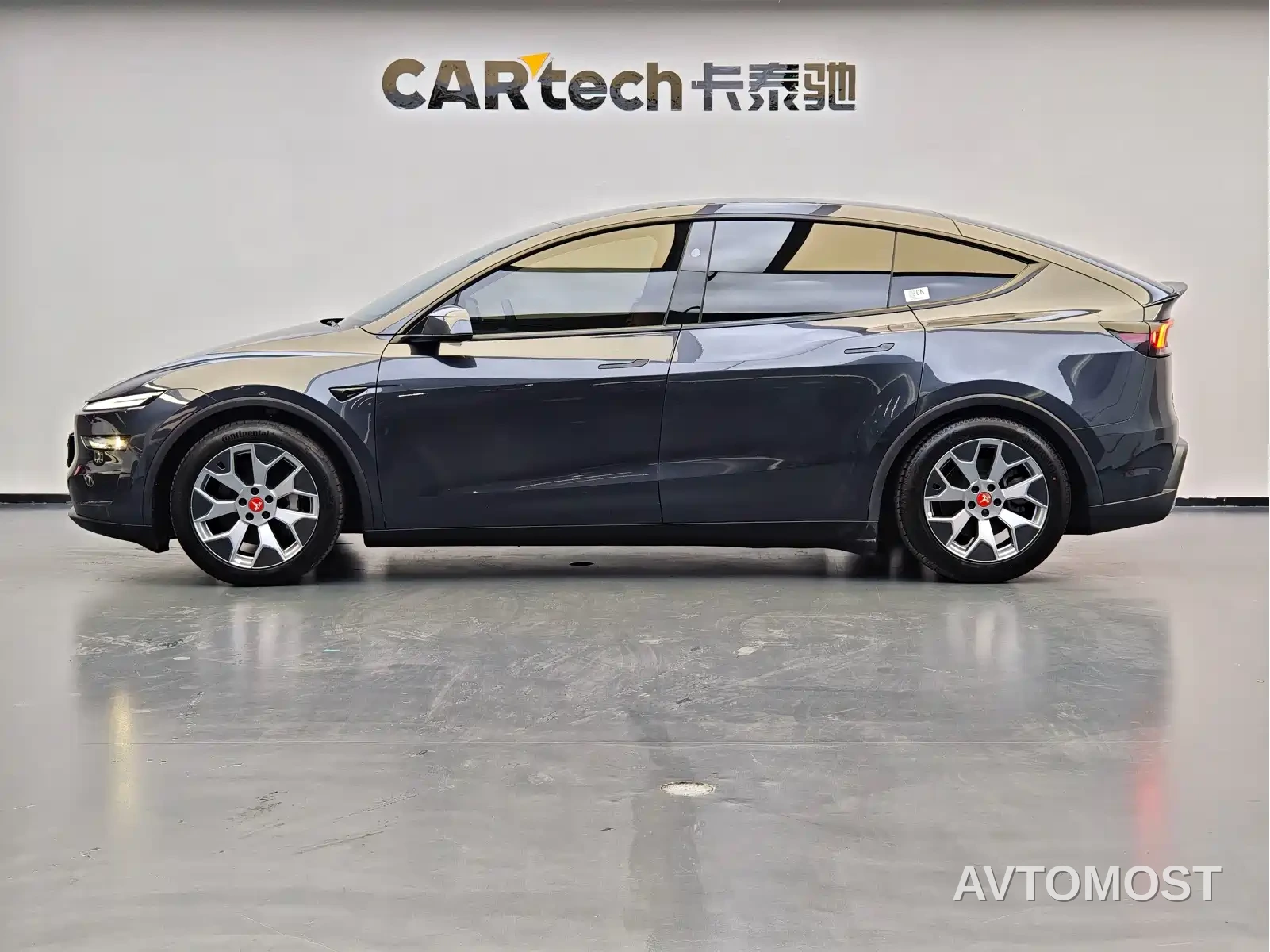 Tesla Model Y L 2025 Facelift Long Range AWD — фото 3