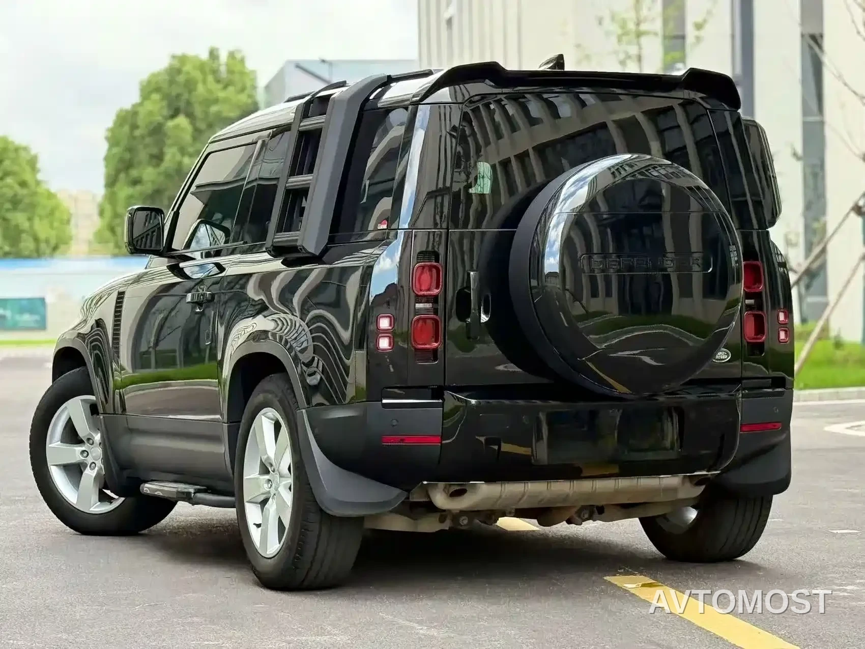 Land Rover Defender 2024 90 3.0T P400 HSE — фото 5