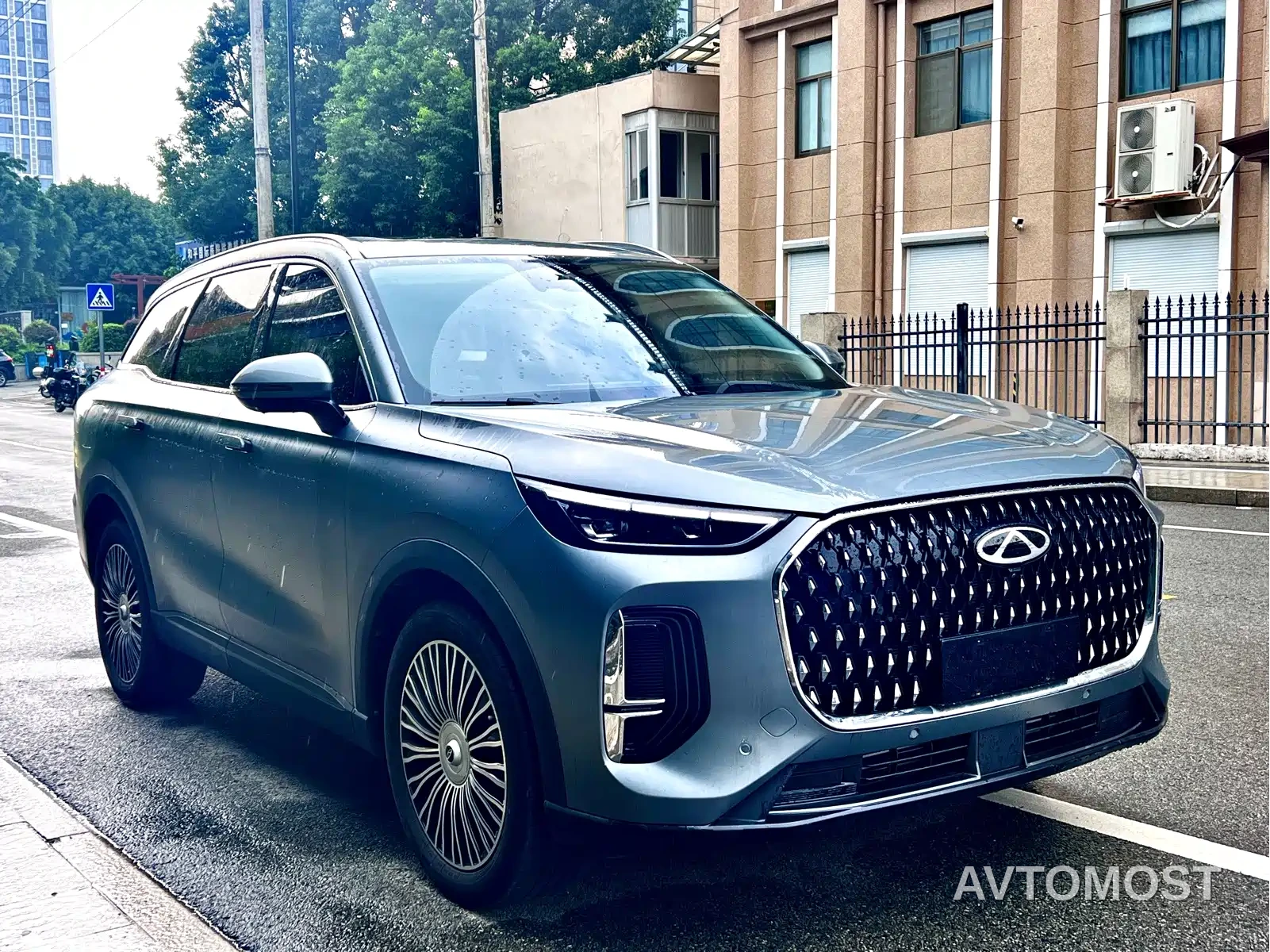 Chery Tiggo 8L 2024 2.0T 2WD Premium 5-seater — фото 3