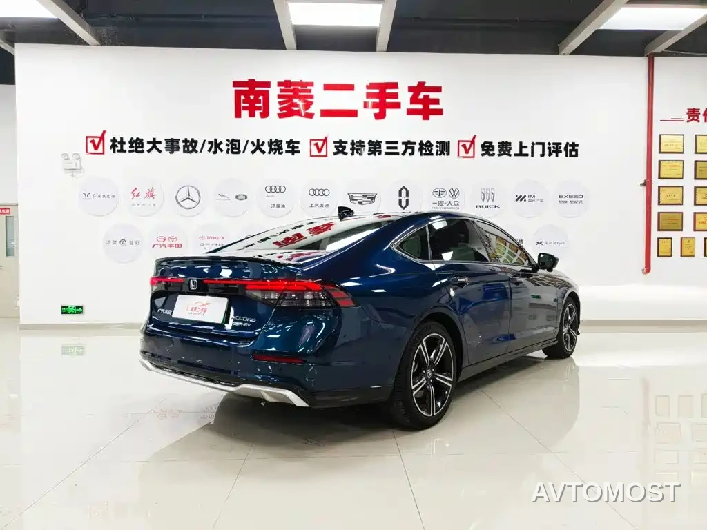 Honda Accord New Energy 2023 2.0L e:PHEV Flagship Edition — фото 3