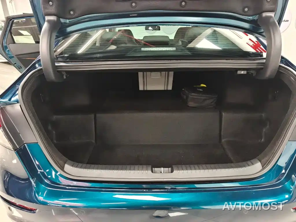 Honda Accord New Energy 2023 2.0L e:PHEV Flagship Edition — фото 16