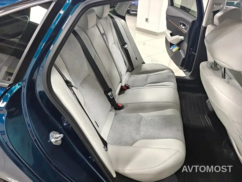 Honda Accord New Energy 2023 2.0L e:PHEV Flagship Edition — фото 17