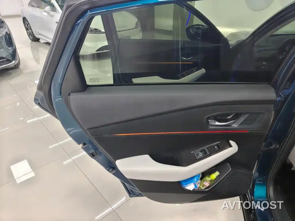 Honda Accord New Energy 2023 2.0L e:PHEV Flagship Edition — фото 29
