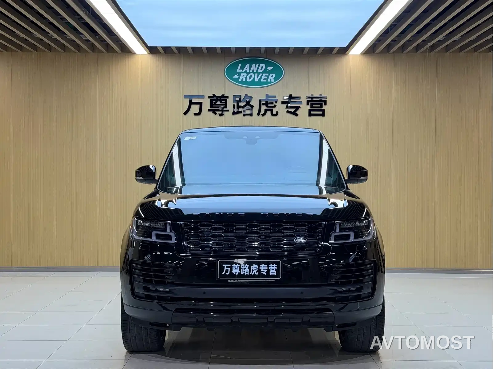 Land Rover Range Rover 2022 3.0 L6 400PS Heritage Extended Classic Edition — фото 2