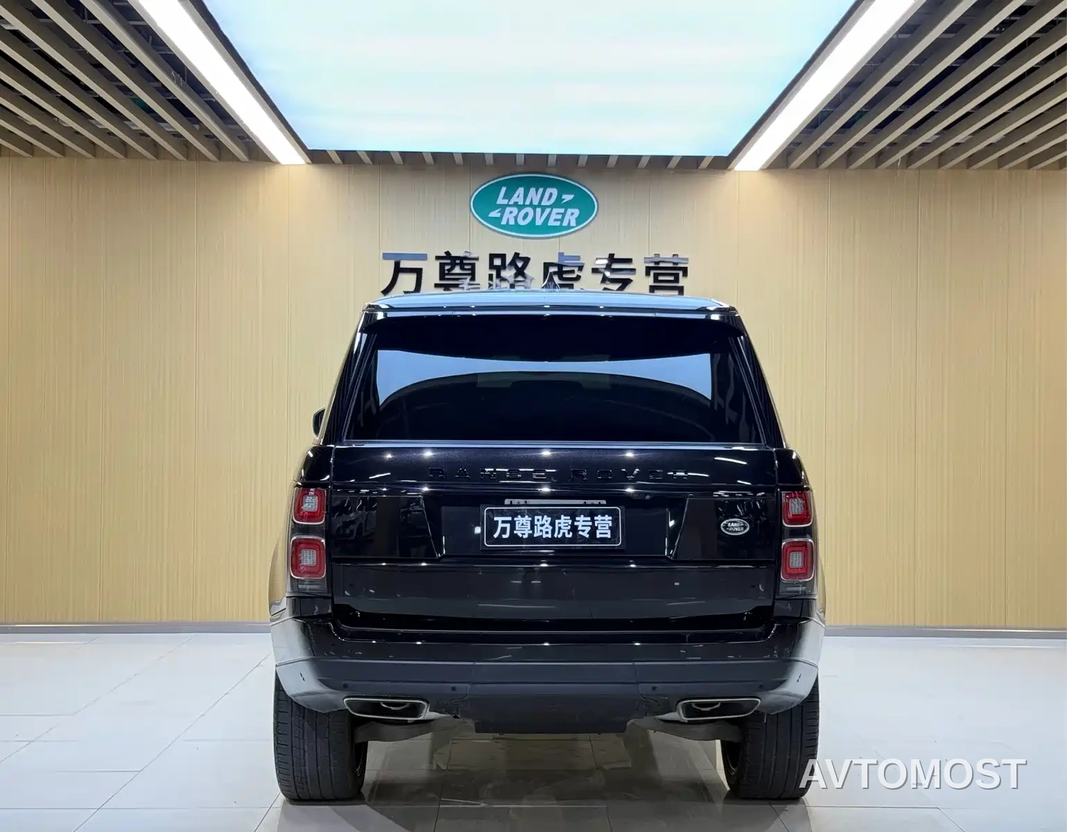 Land Rover Range Rover 2022 3.0 L6 400PS Heritage Extended Classic Edition — фото 18
