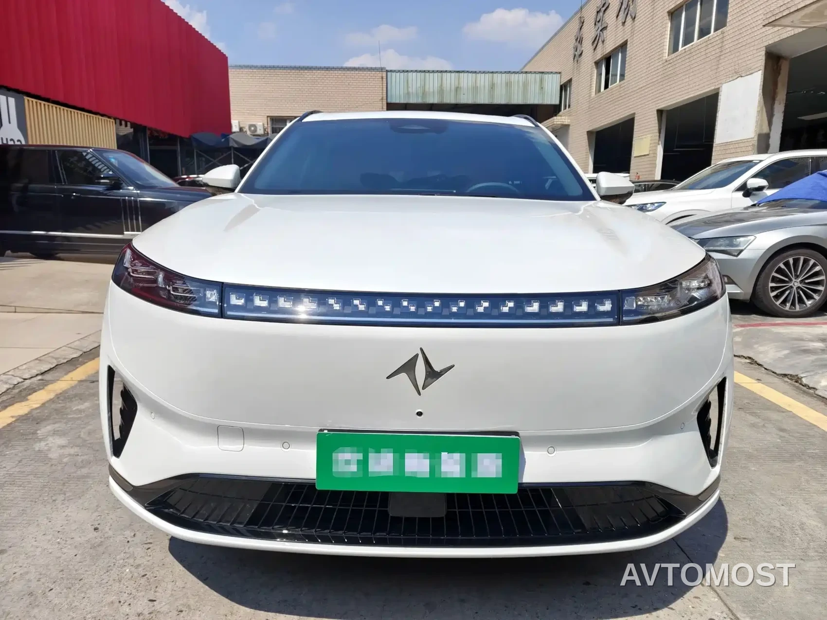 Dongfeng Yipai eπ008 2025 636Ultra Ruyi Edition 5-Seater — фото 2