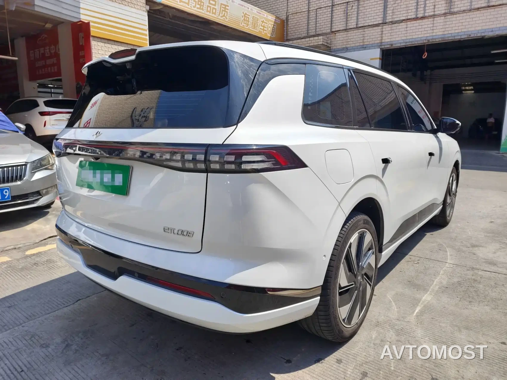 Dongfeng Yipai eπ008 2025 636Ultra Ruyi Edition 5-Seater — фото 9
