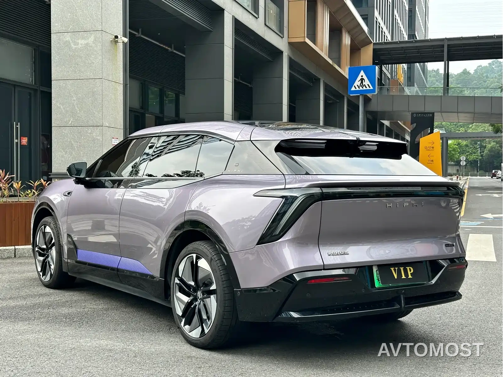 HiPhi Y 2023 560km Elite Edition — фото 6