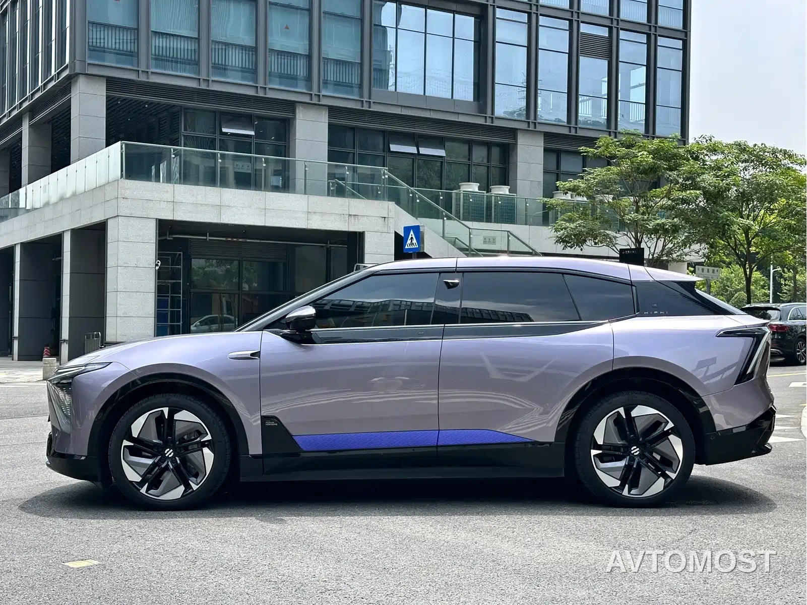 HiPhi Y 2023 560km Elite Edition — фото 8