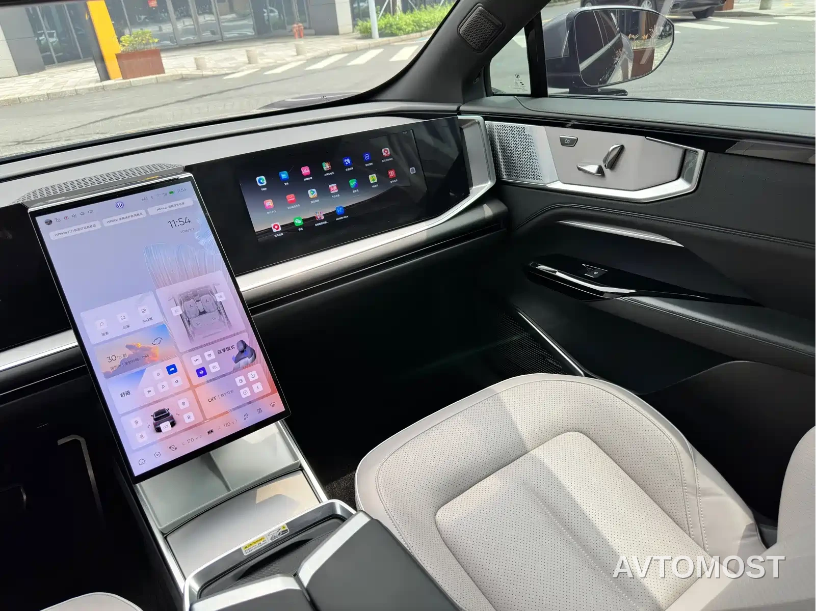 HiPhi Y 2023 560km Elite Edition — фото 20