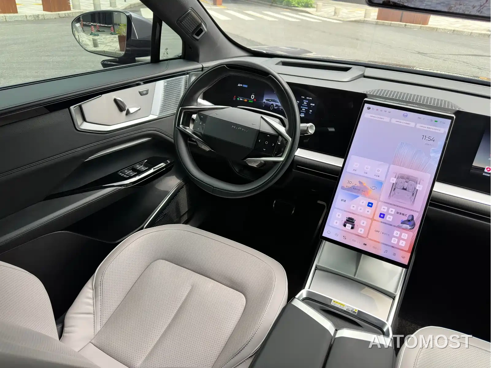HiPhi Y 2023 560km Elite Edition — фото 21