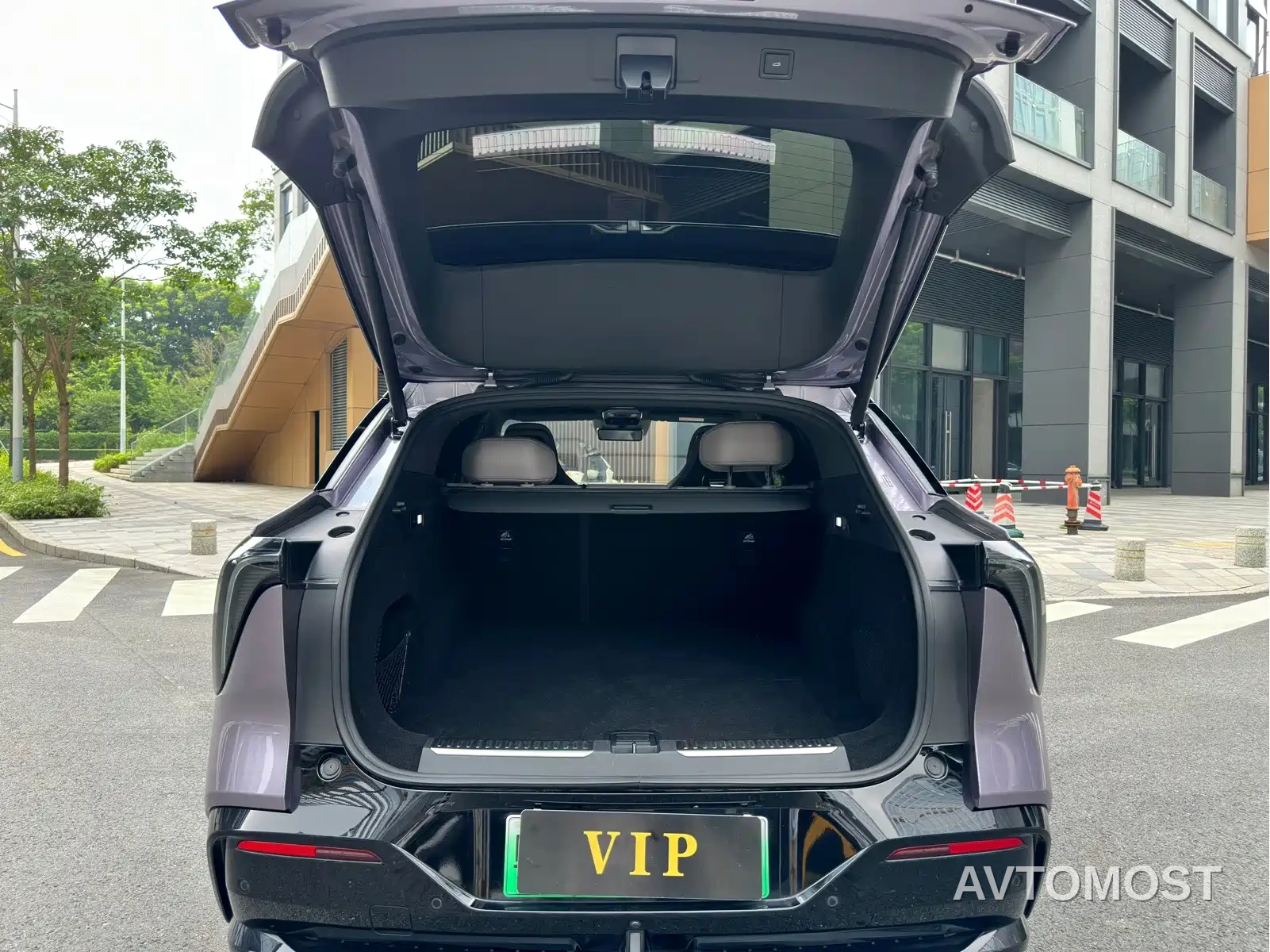 HiPhi Y 2023 560km Elite Edition — фото 31