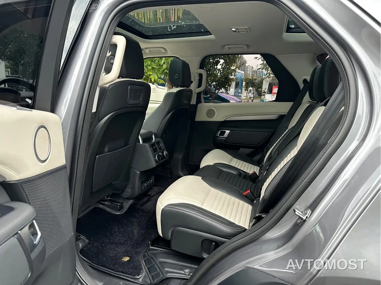 Land Rover Discovery 2021 360PS R-Dynamic SE — фото 25