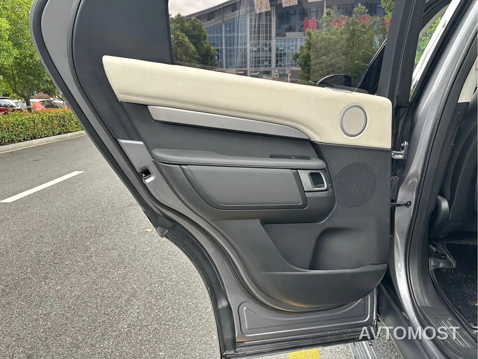 Land Rover Discovery 2021 360PS R-Dynamic SE — фото 27