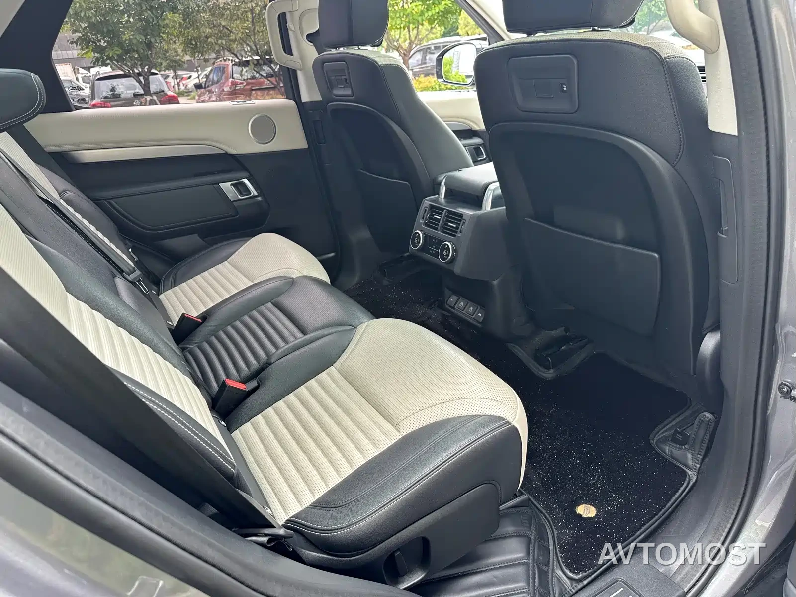 Land Rover Discovery 2021 360PS R-Dynamic SE — фото 30