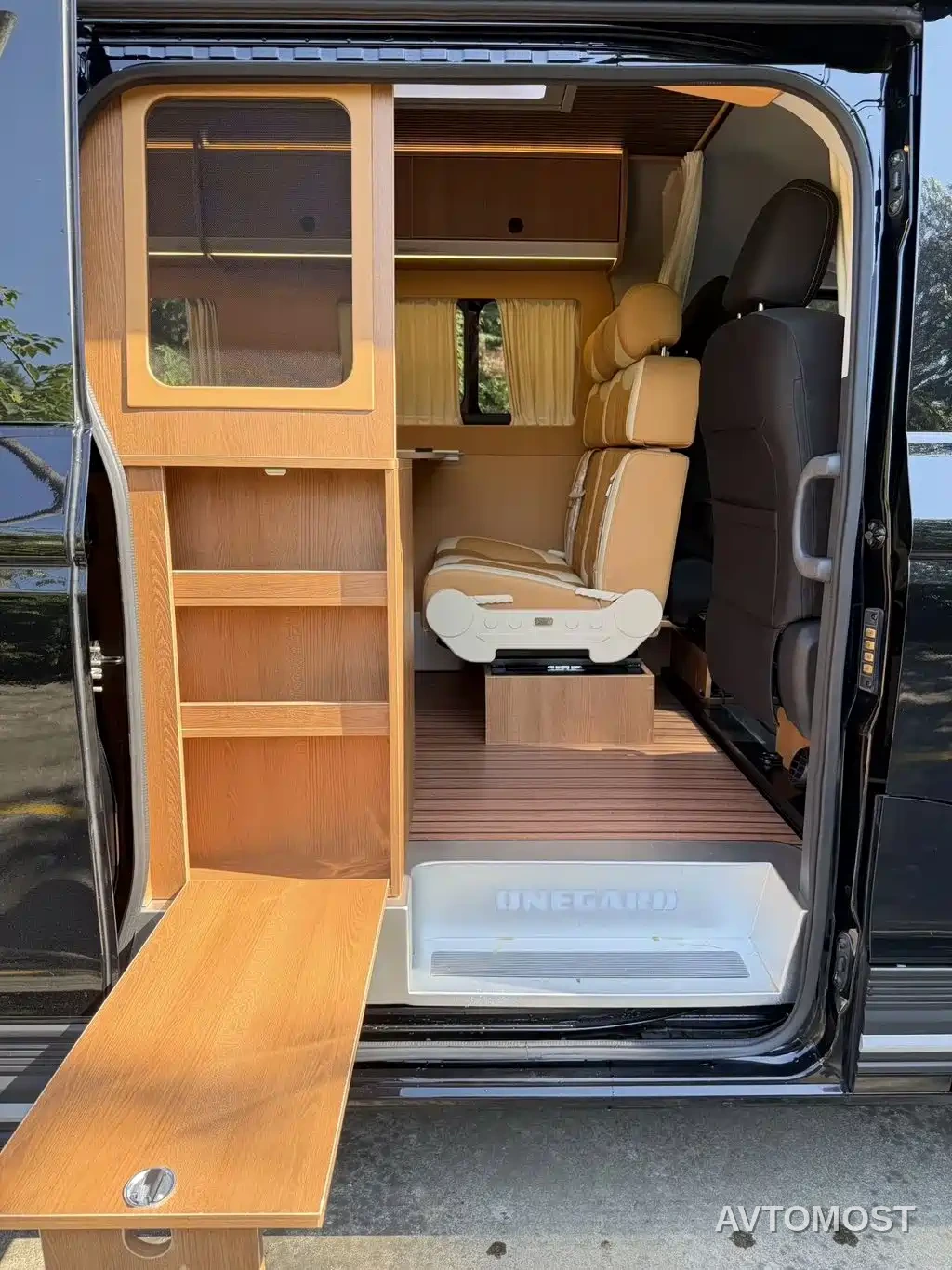 Sinotruk Xianfeng V 2024 Multi-function Version 2.0T Automatic Medium Wheelbase Medium Roof — фото 4