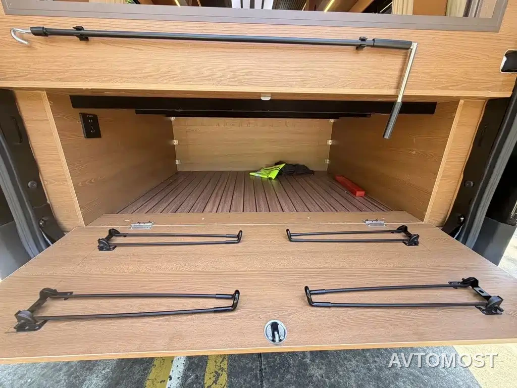 Sinotruk Xianfeng V 2024 Multi-function Version 2.0T Automatic Medium Wheelbase Medium Roof — фото 9