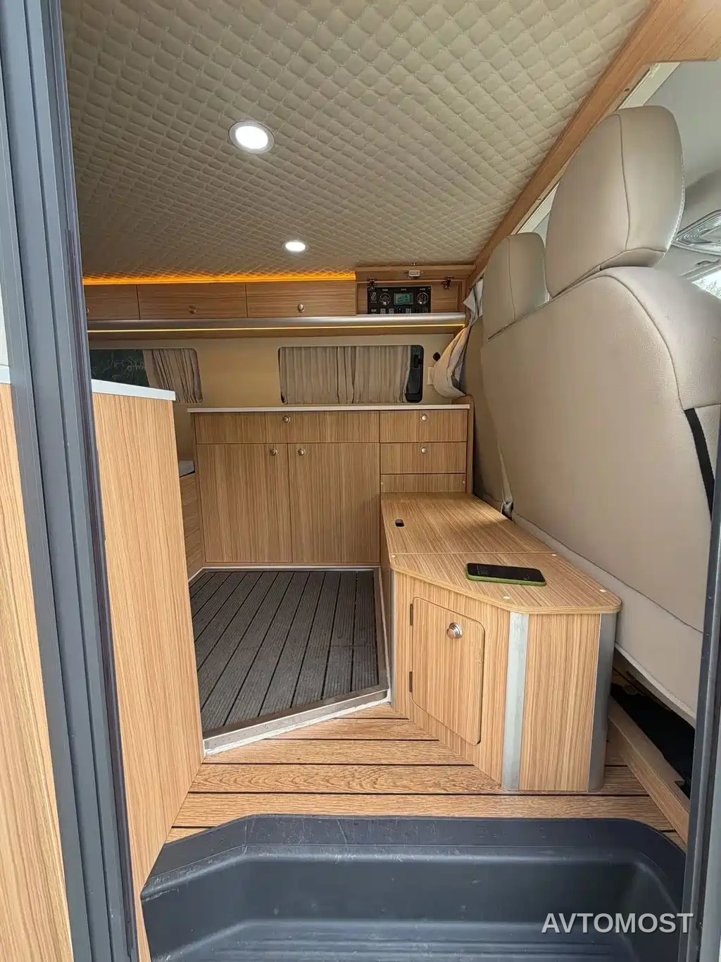 Sinotruk Xianfeng V 2025 Commercial Travel Edition 2.0T Automatic Short Wheelbase Low Roof — фото 5