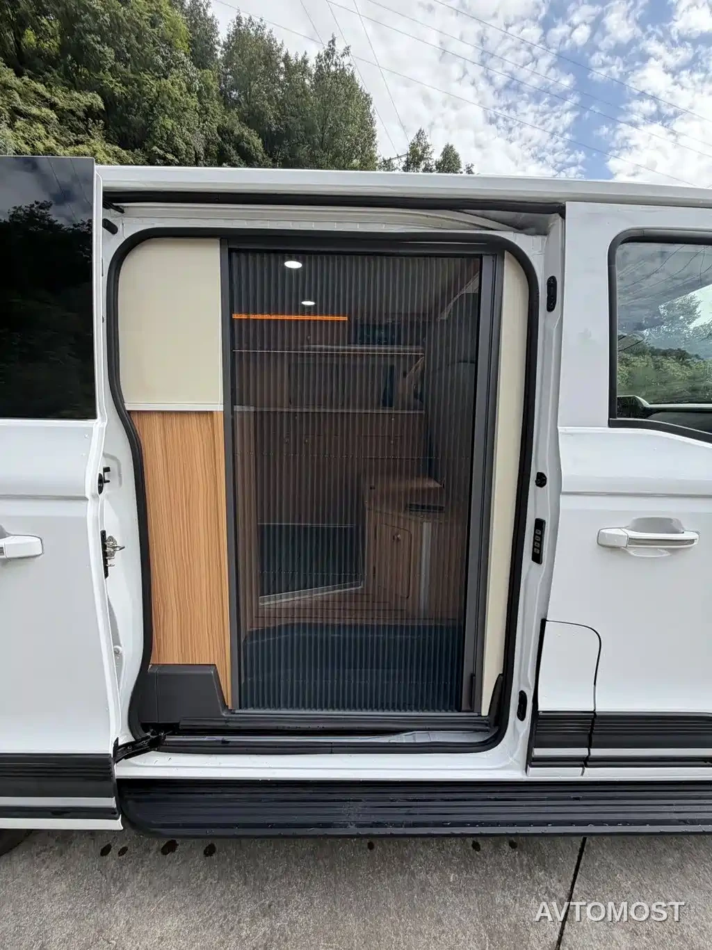 Sinotruk Xianfeng V 2025 Commercial Travel Edition 2.0T Automatic Short Wheelbase Low Roof — фото 7
