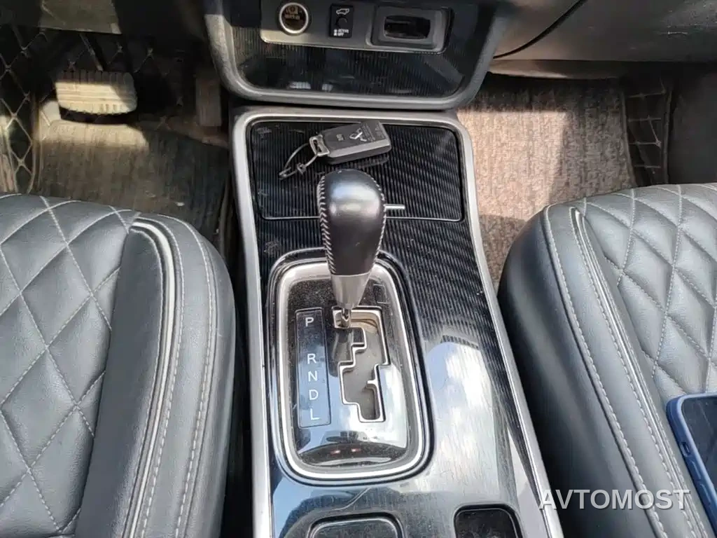 Mitsubishi Outlander 2021 2.4L 4WD Yaodong Edition 5-seater — фото 13