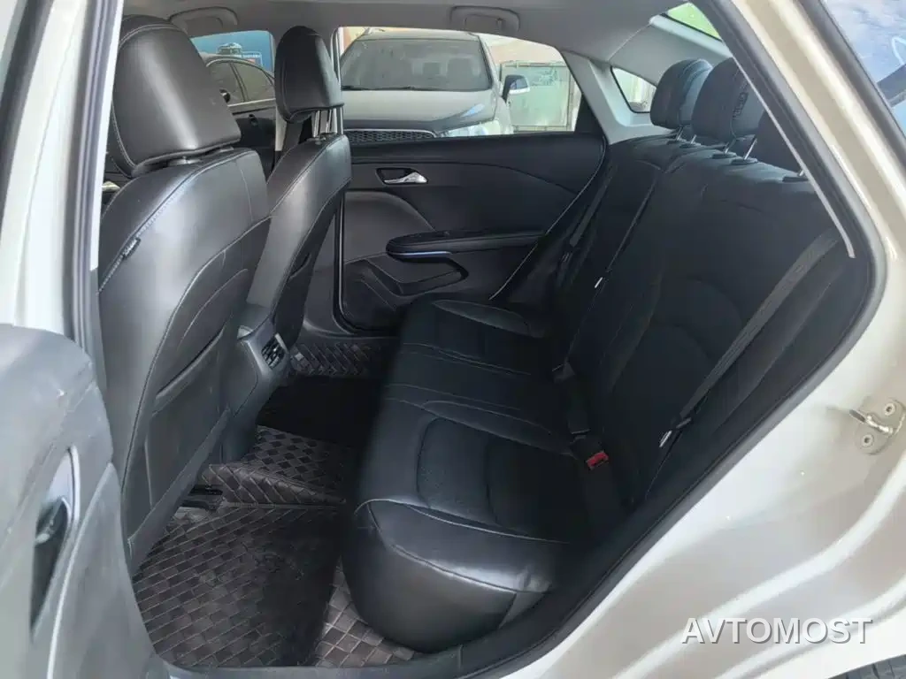 Chevrolet Monza 2023 1.3T Mild Hybrid Automatic Premium Edition — фото 17