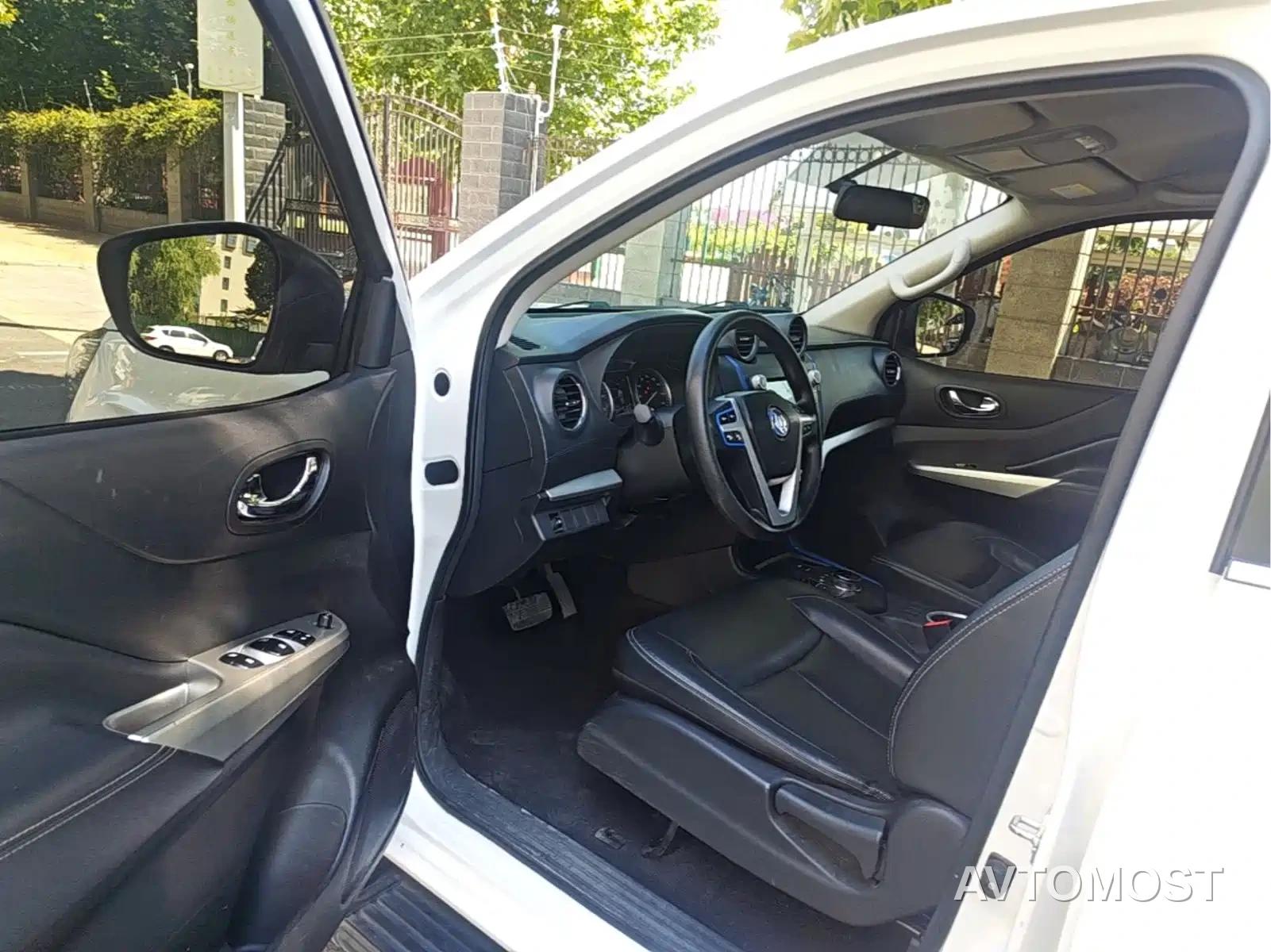 Dongfeng Rich 6 New Energy 2023 Bucket Standard Edition 350km — фото 13