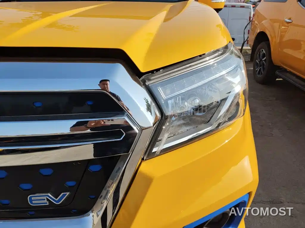 Dongfeng Rich 6 New Energy 2023 Palasso Van Standard Edition 320km — фото 23