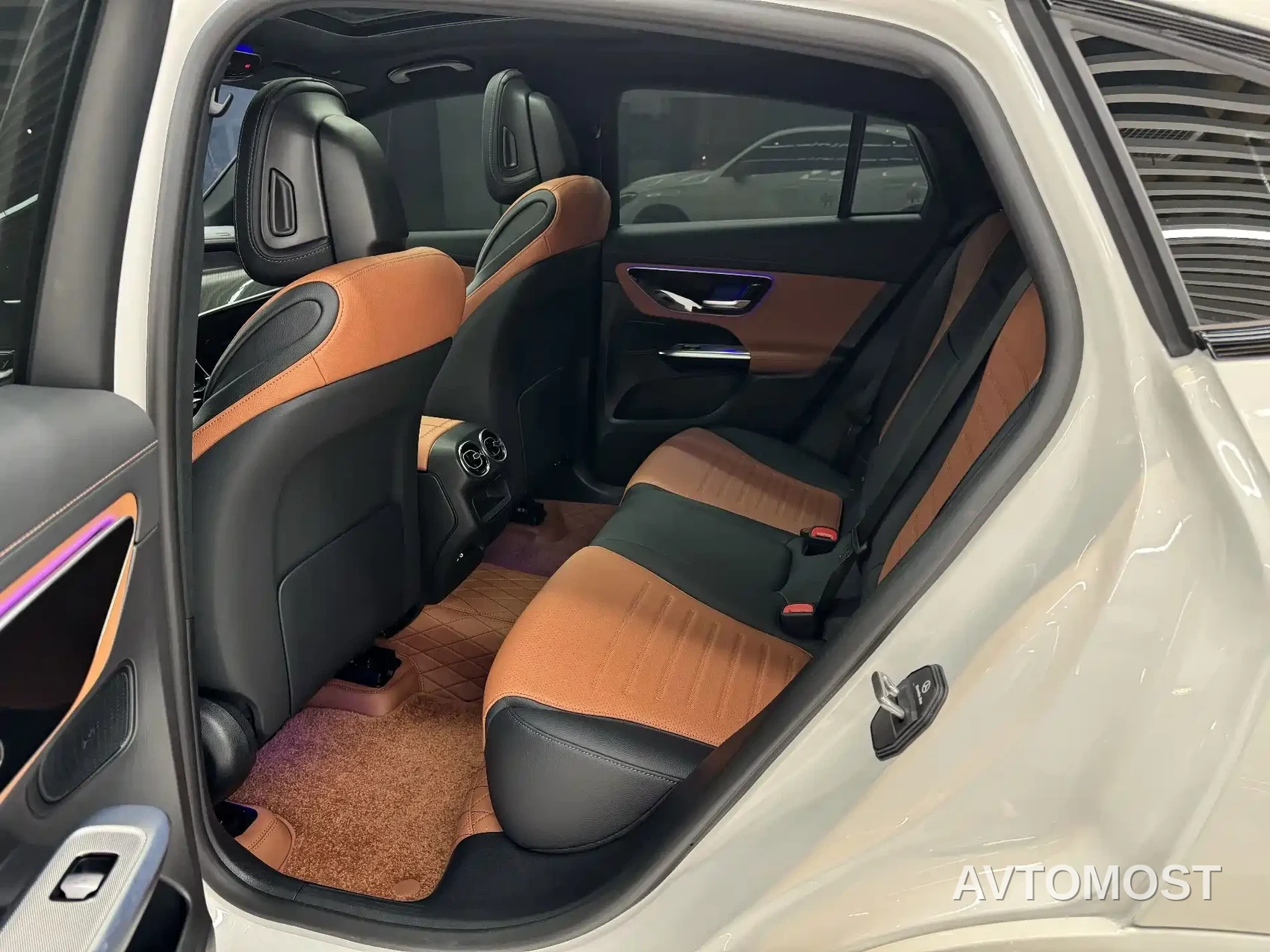 Mercedes-Benz GLC Coupe 2025 GLC 260 4MATIC Coupe SUV — фото 5